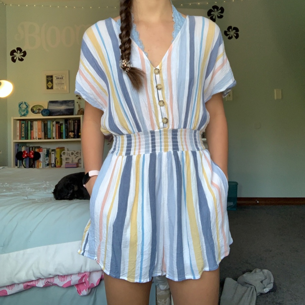 ABERCROMBIE & FITCH BEACHY ROMPER